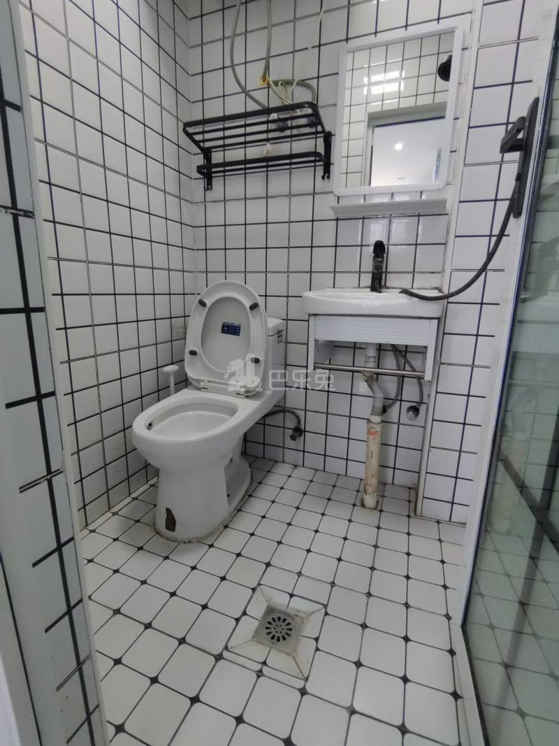 西郊家园（青浦）9376424卫生间图5