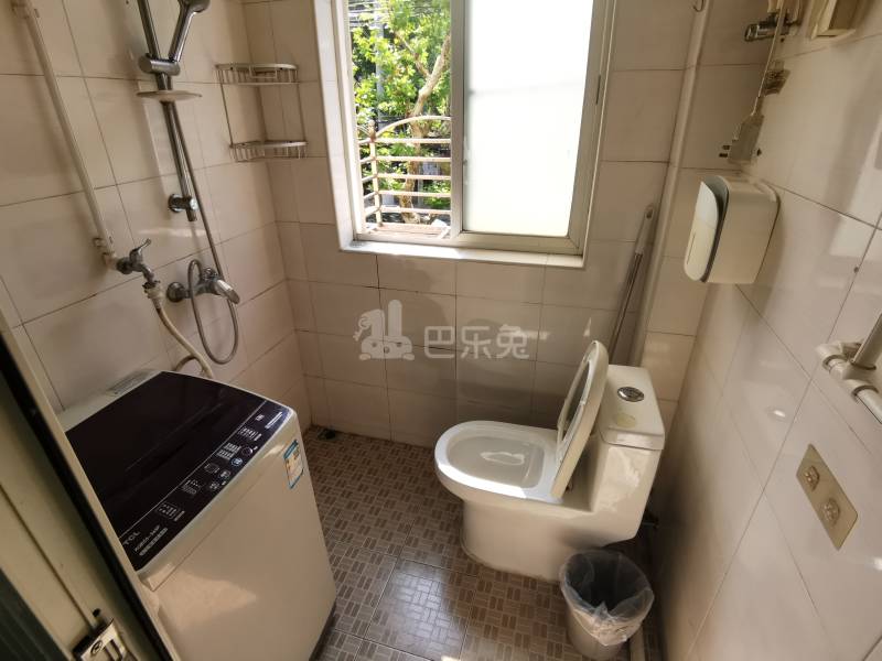 鞍山四村第三小区9389077卫生间图5