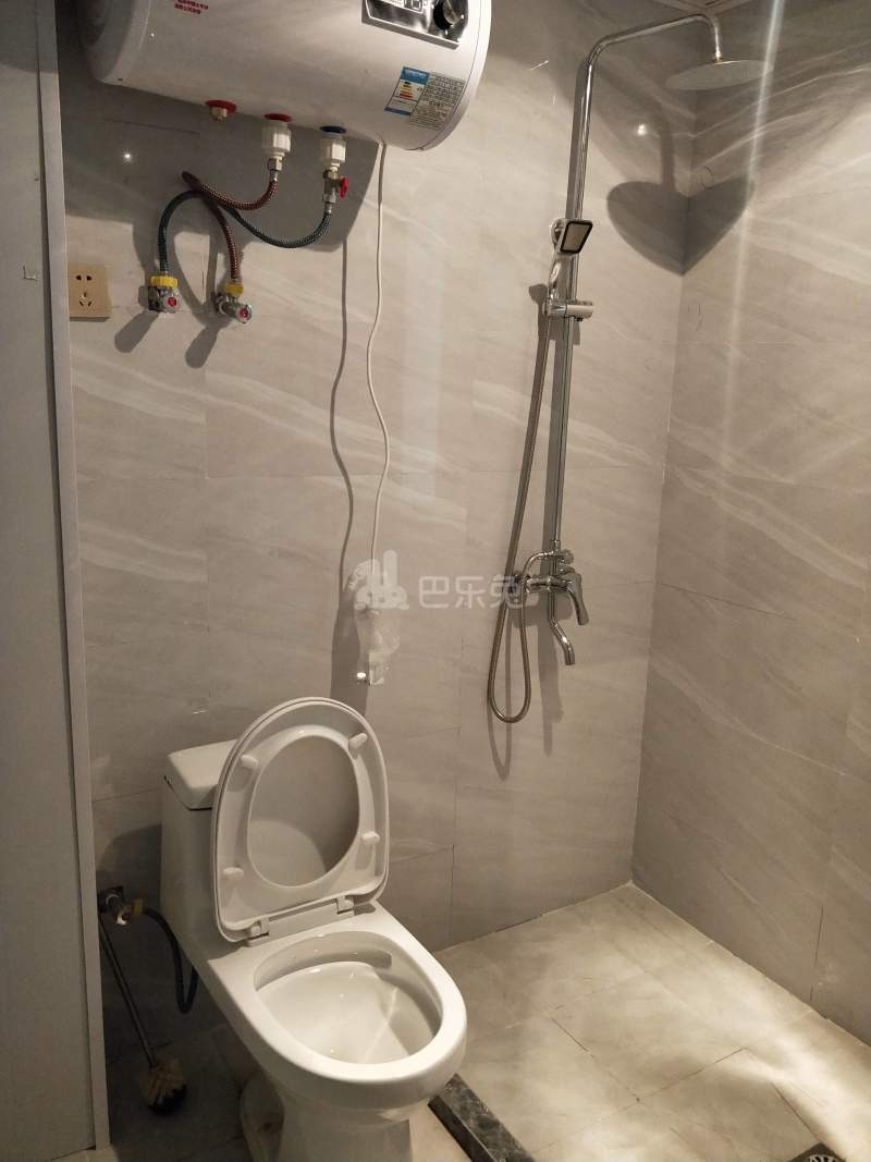 东海闲湖城山景湾17036127卫生间图3