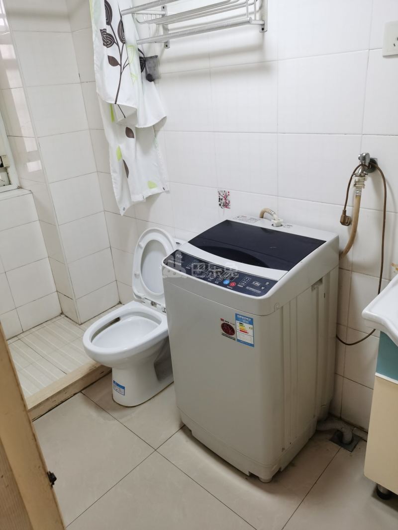 宁康小区（共和新路2203弄）939494卫生间图7