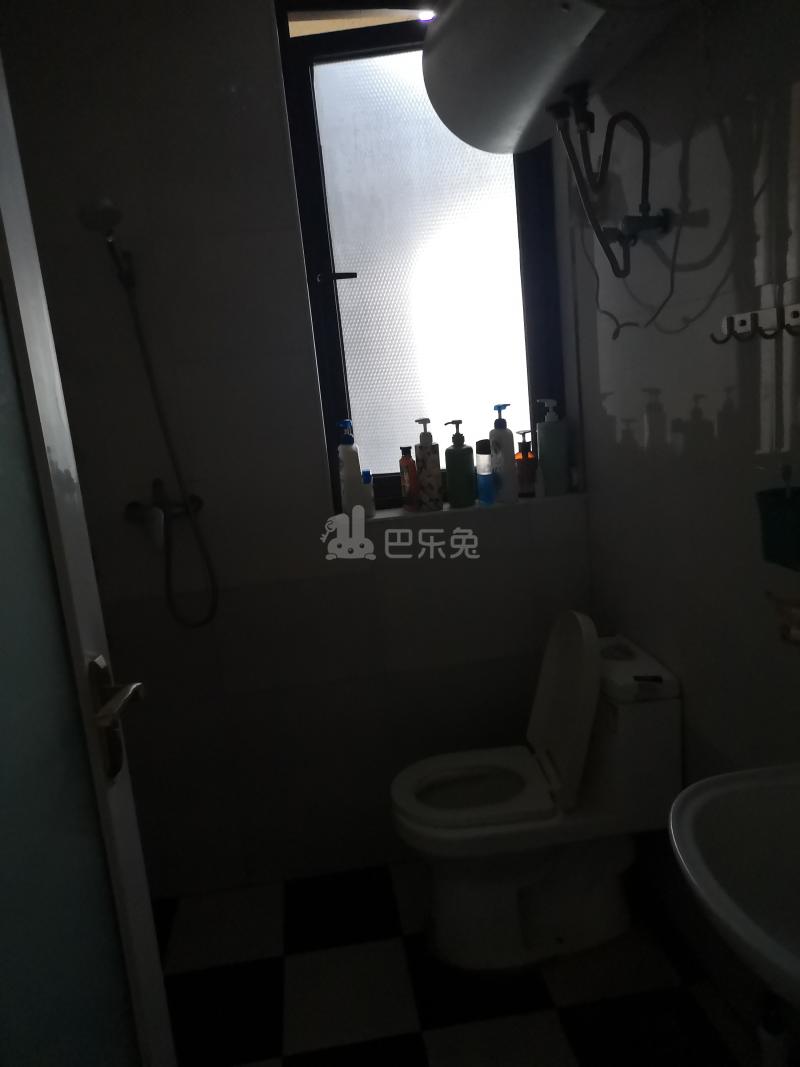 融创瑷颐湾8184205卫生间图11