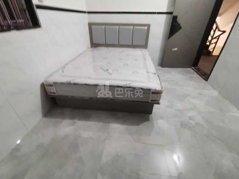 龙洞环村北街49号9434246卧室图0