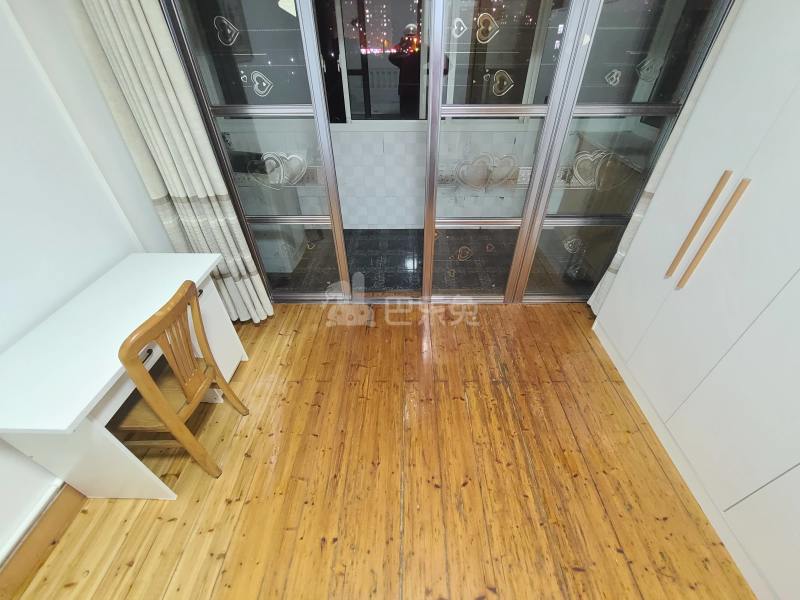 三新路5弄小区9436968卧室图8