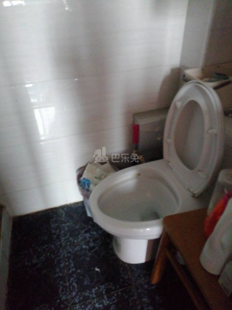 三新路5弄小区9436968卫生间图16