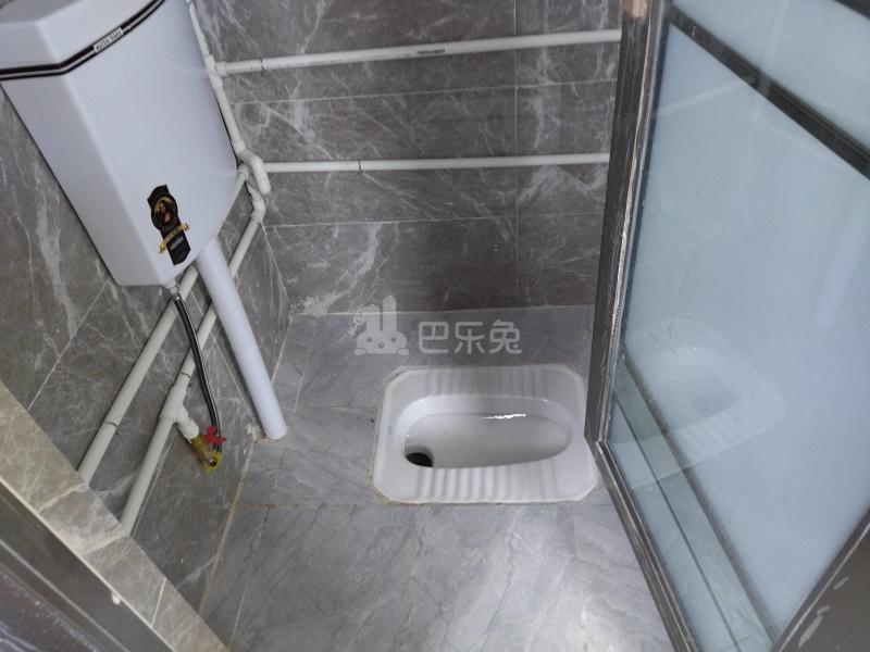 潘祠大街一巷1号9444170卫生间图5