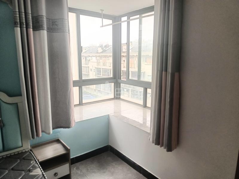 紫晶南园9451799卧室窗户图5