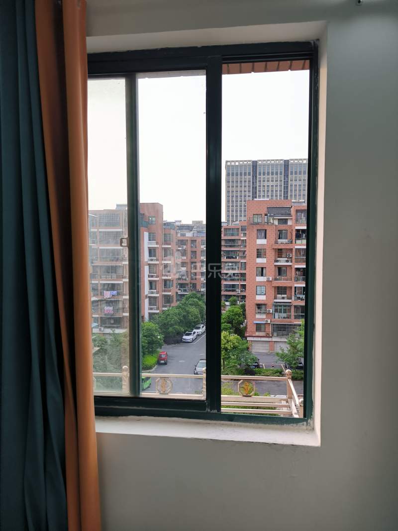 太平家园9455012卧室窗户图7