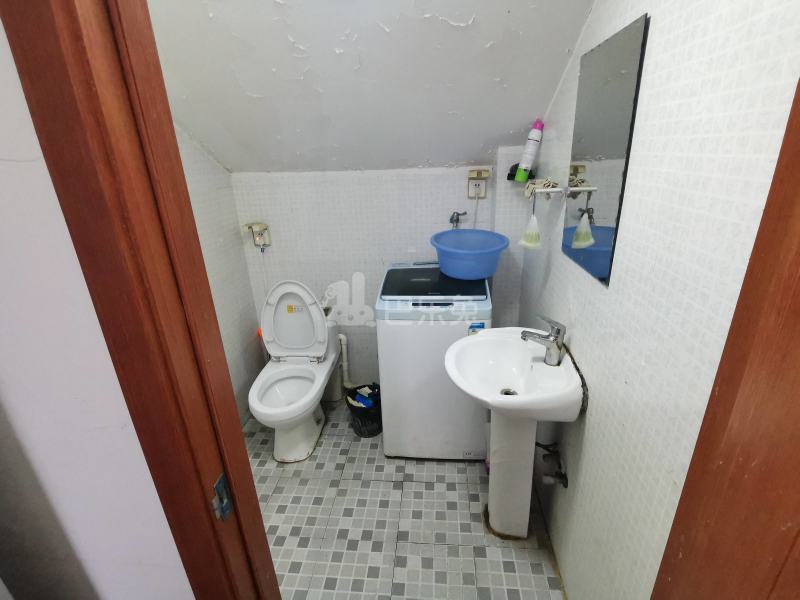 美林小城2306396卫生间图15