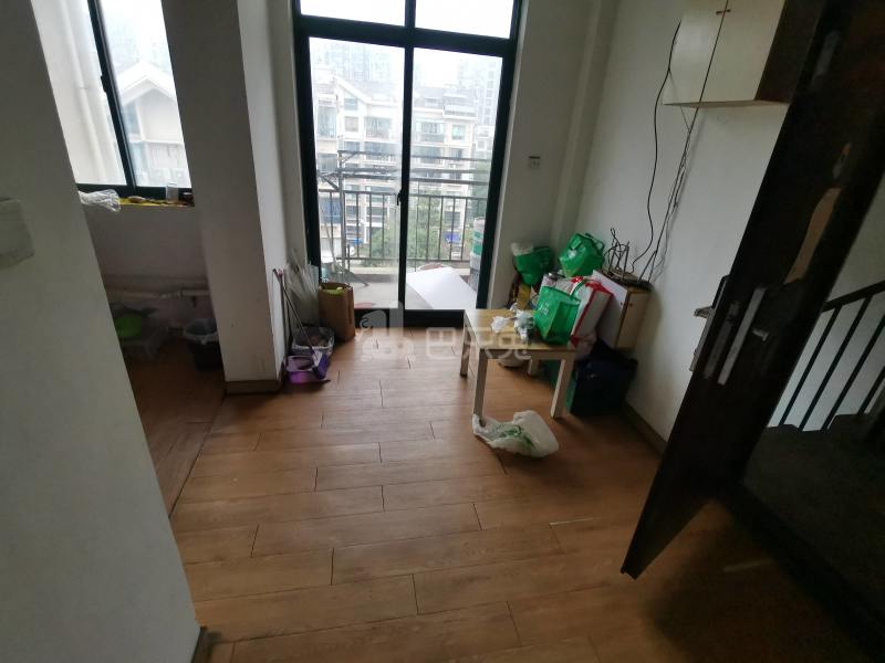 美林小城2306396客厅图6