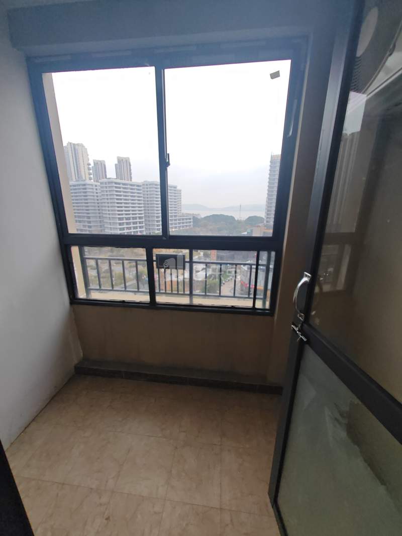 保利湾天地二期9456899卧室窗户图5