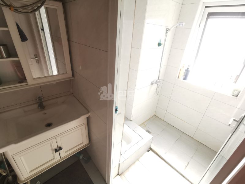 绿地象屿德馨嘉苑（苏河公园）9480700卫生间图8