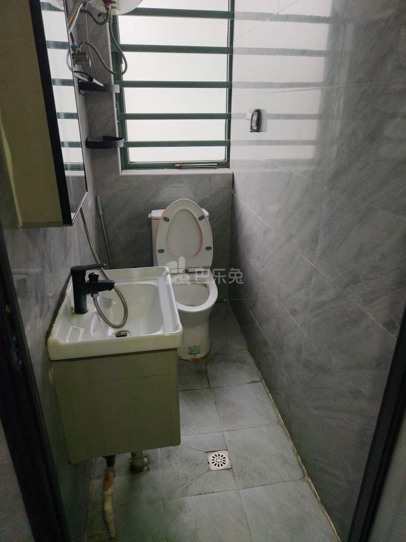 三泉家园9482713卫生间图6