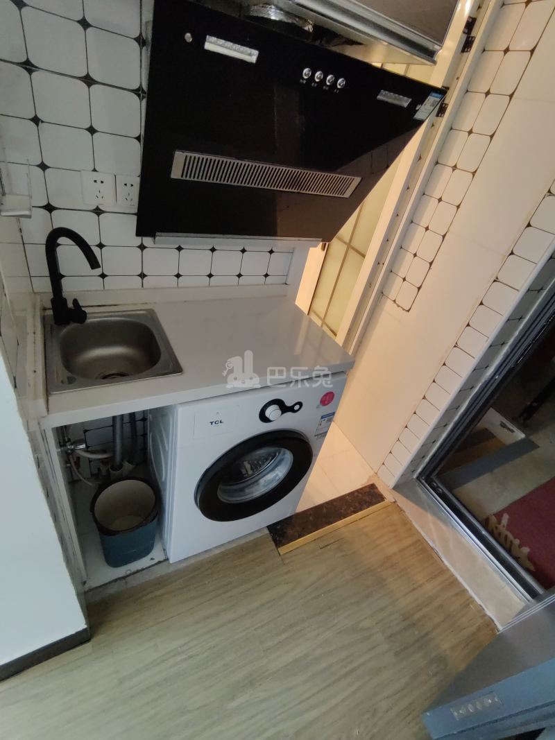 西郊家园（青浦）9498534厨房图4