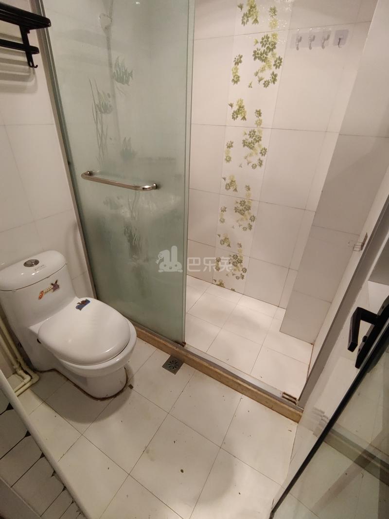 西郊家园（青浦）9498534卫生间图5