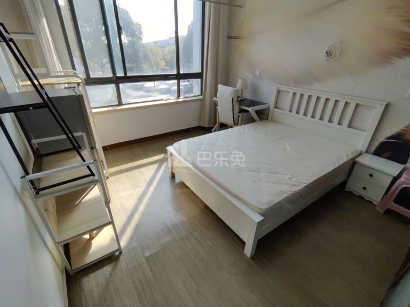 西郊家园（青浦）9498534卧室图1