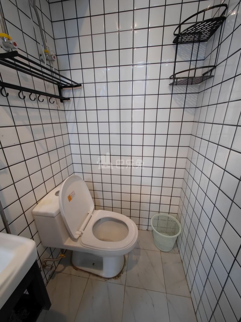 立跃路3700弄（民房）9499613卫生间图7