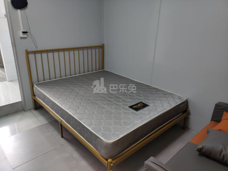 德康路194号9518923卧室图0