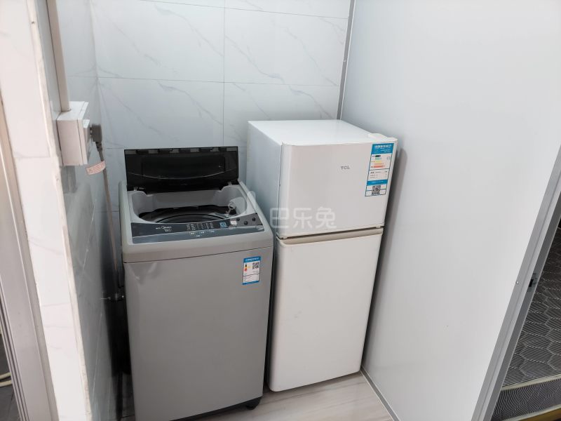 德康路194号9518923客厅图4