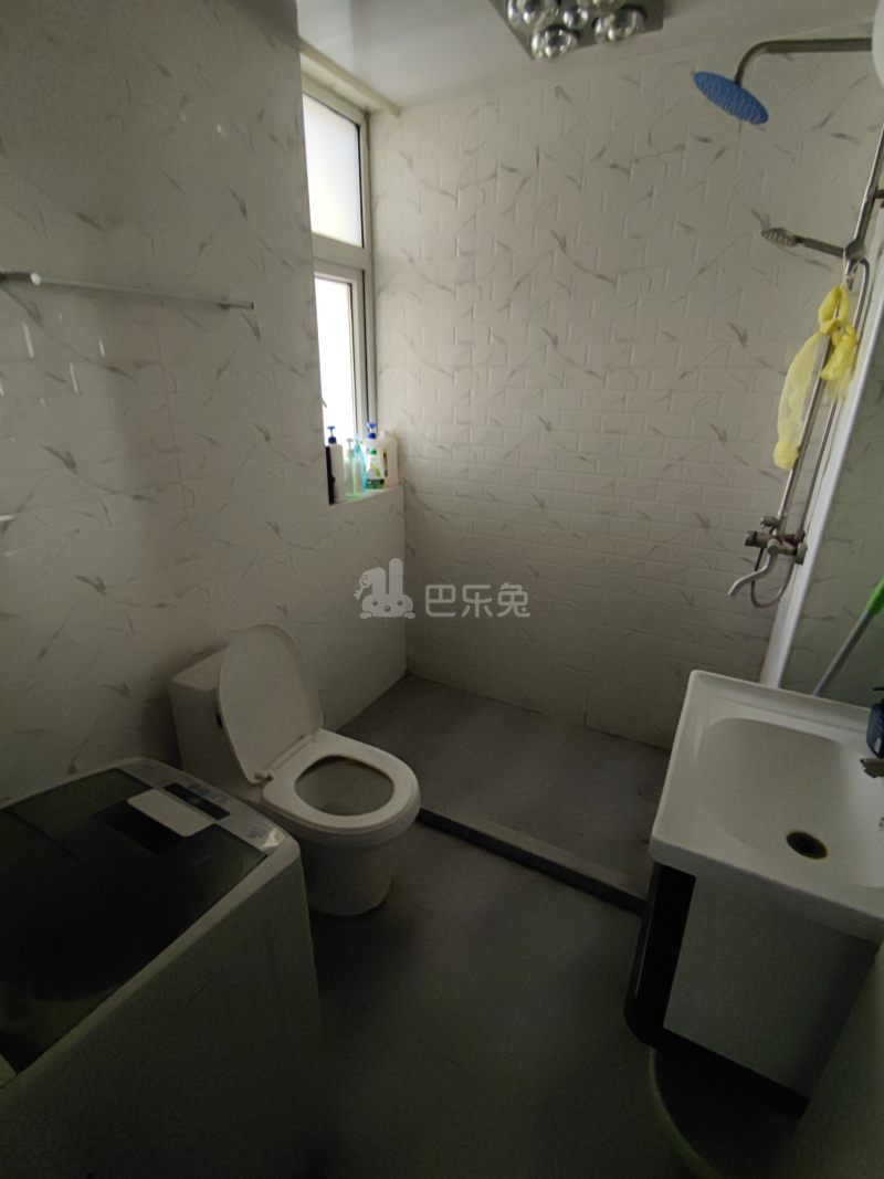 鹤沙航城乐成苑9244684卫生间图5