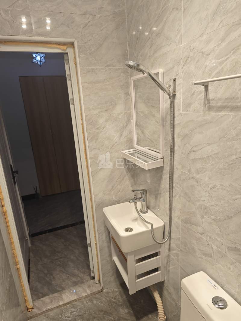 繁荣华庭9523810卫生间图12