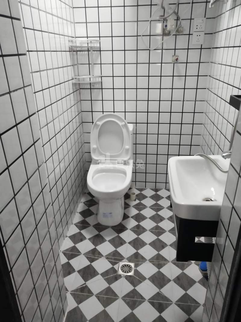 古桐住宅小区9527215卫生间图4