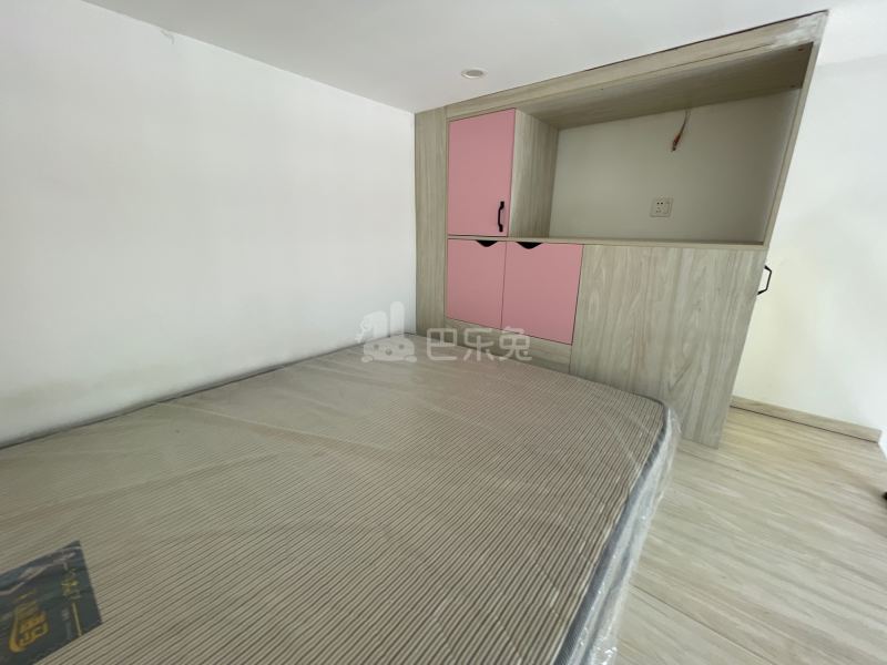 番禺员岗村西河坊大街28号9537160卧室图3