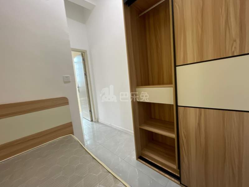 番禺员岗村西河坊大街28号9537180卧室图1