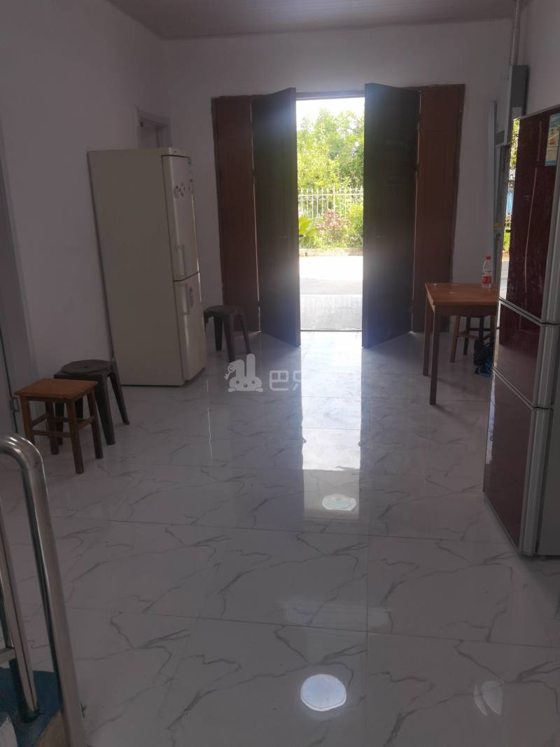 高石公路1688弄10056211客厅图4