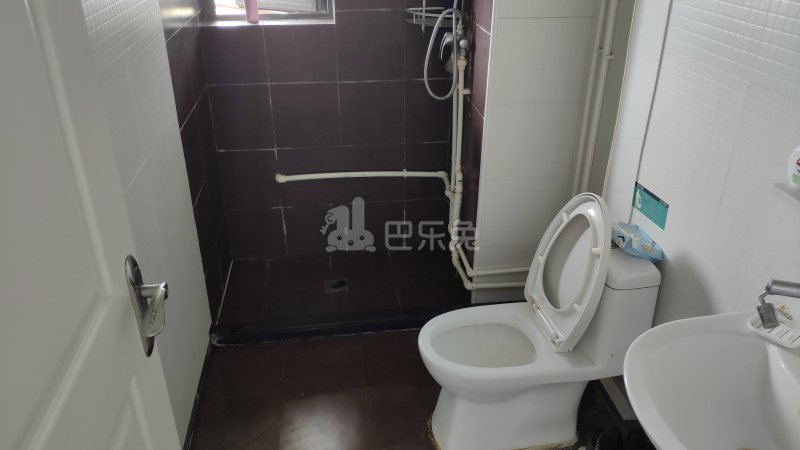 华侨城七期9539663卫生间图12