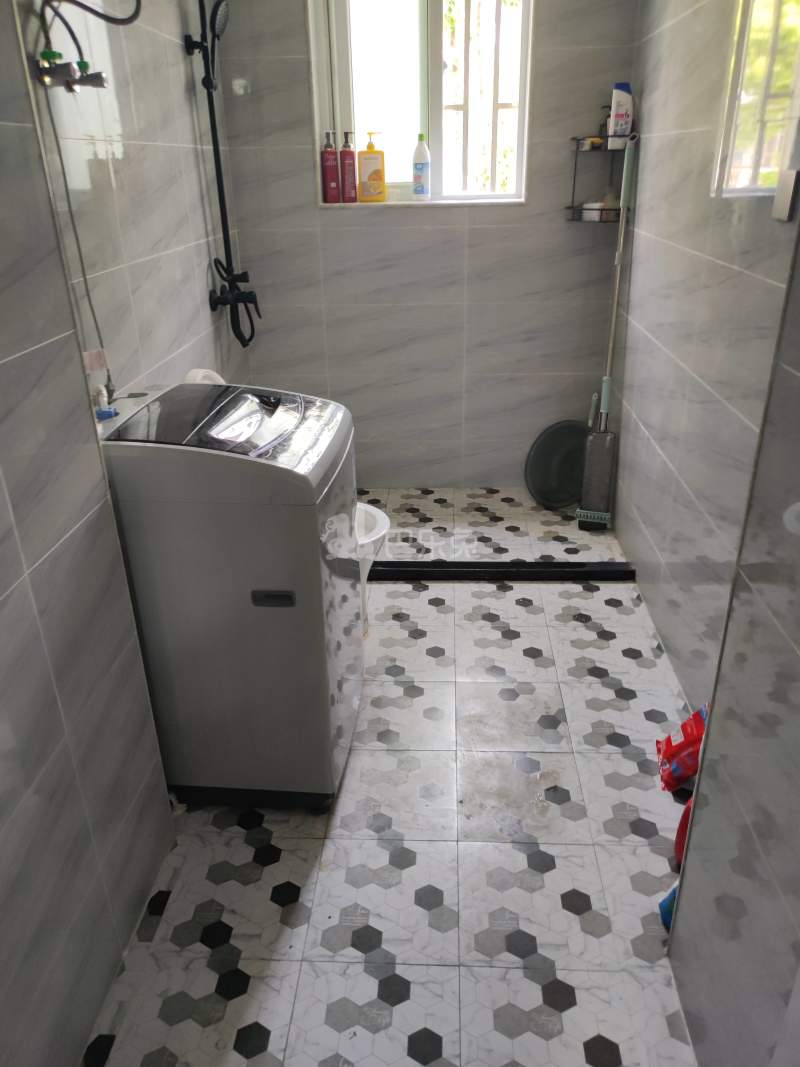 卫春苑9547390卫生间图7