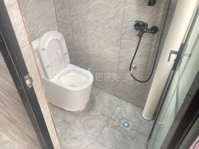 长湴北街18号A栋9557612卫生间图6