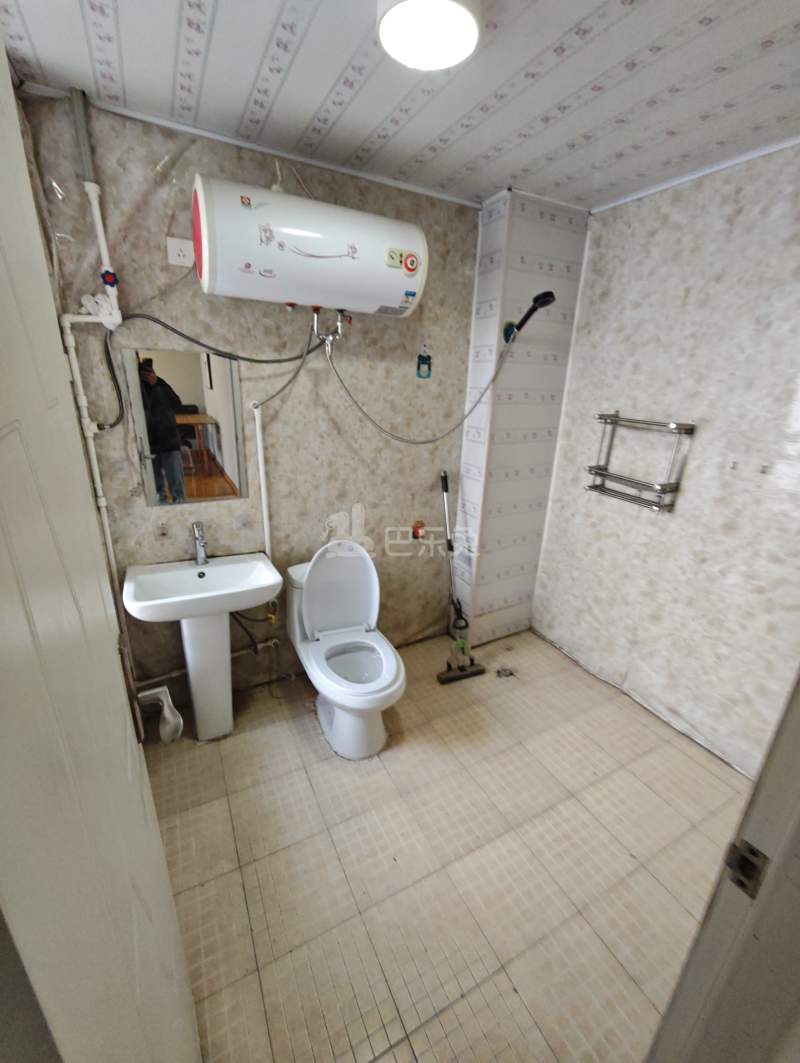 鑫苑国际城市花园9558359卫生间图8