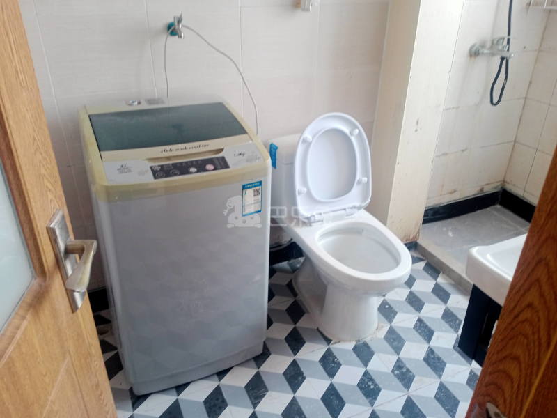 陈行一村9558413卫生间图7