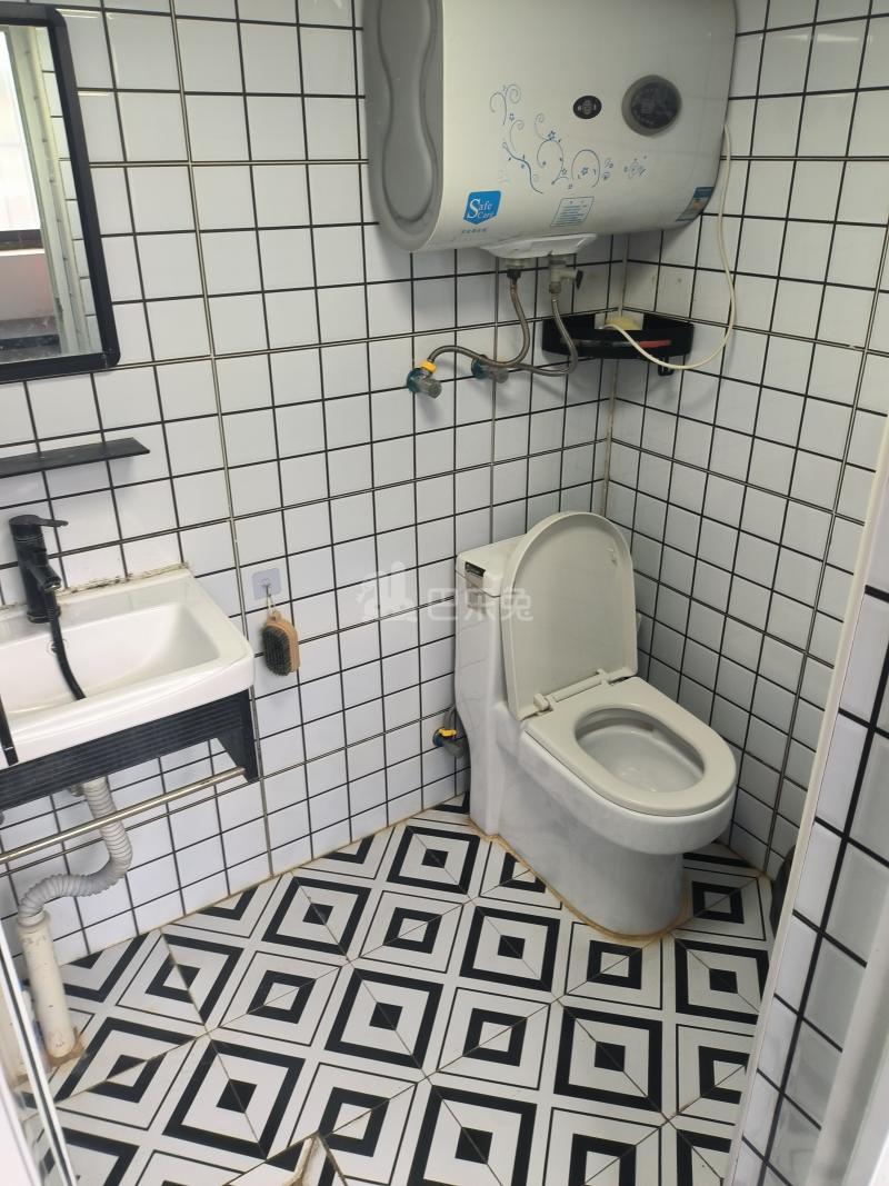 西郊家园（青浦）9566491卫生间图6