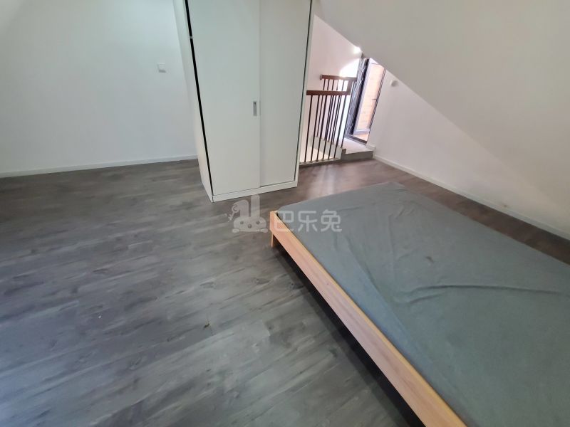 绿地·春华里9585473卧室图3