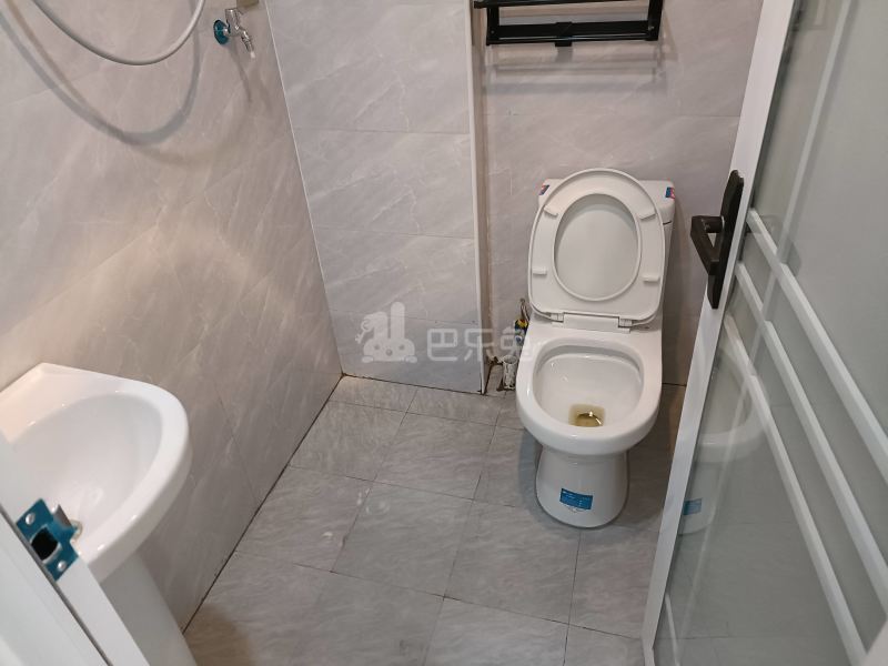 景致公寓9586802卫生间图4