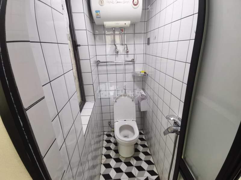 三角丰收湖嘉园五区9589311卫生间图6