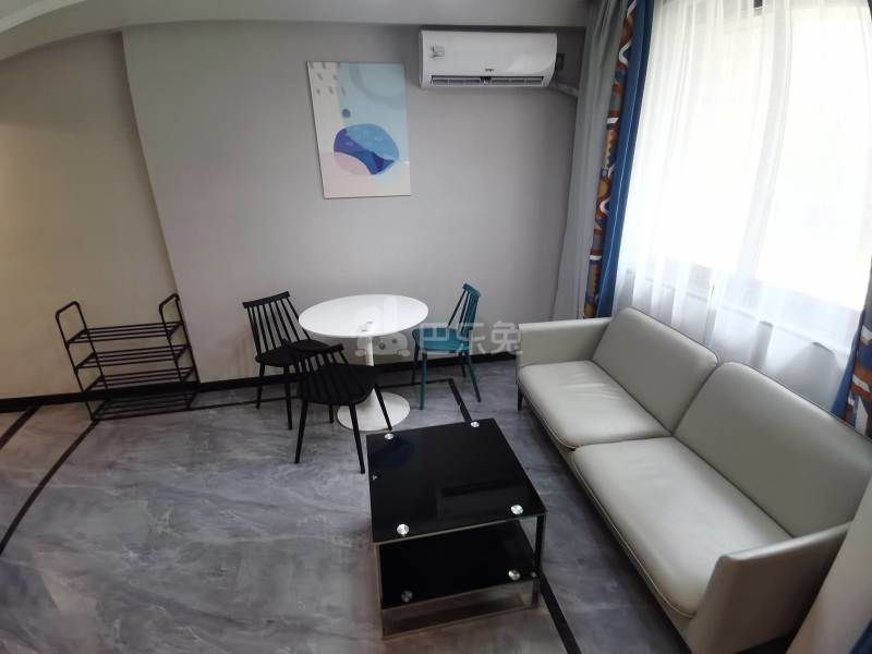 三角丰收湖嘉园五区9589311客厅图4