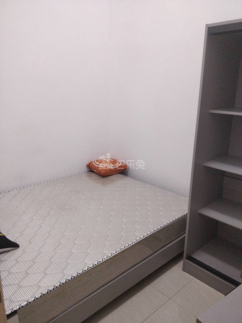 棠景街道棠溪村四马通津路16号9590637卧室图2