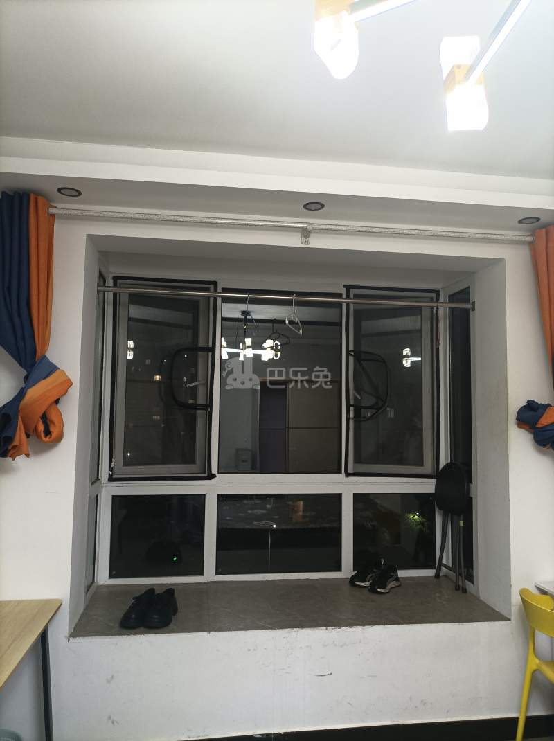 鹤沙航城乐成苑9622719卧室窗户图6