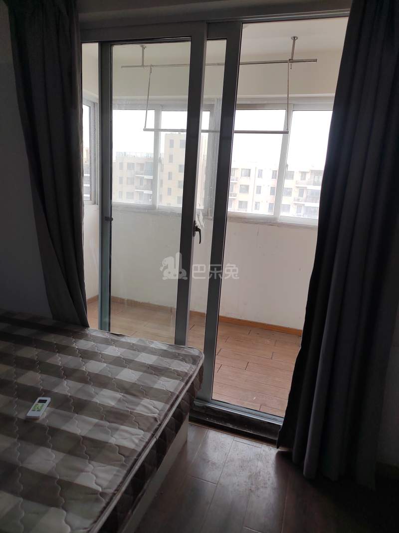 金沙湾绿地和苑一期9637886卧室窗户图9