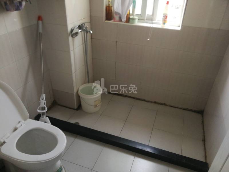 金沙湾绿地和苑一期9637886卫生间图8