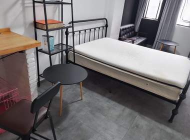 上社胡岗新村1-8号 