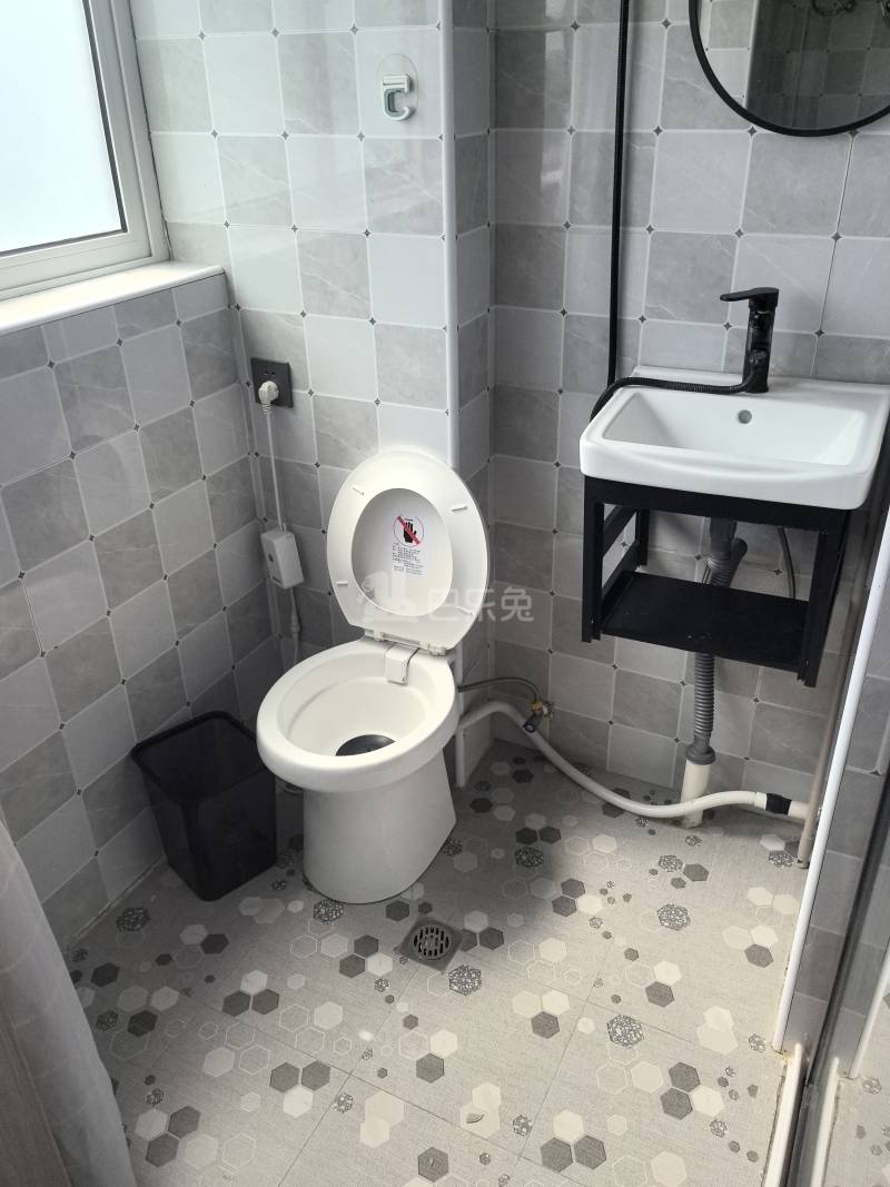 凌虹苑9652997卫生间图5