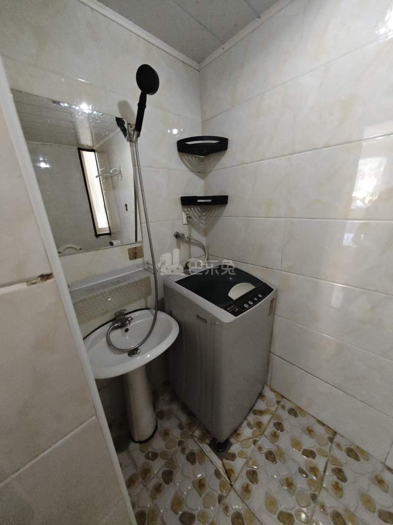古桐五村9657683卫生间图10