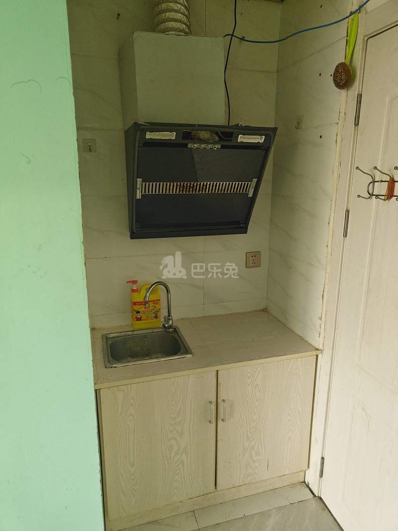 翁梅新苑三区9660823厨房图5