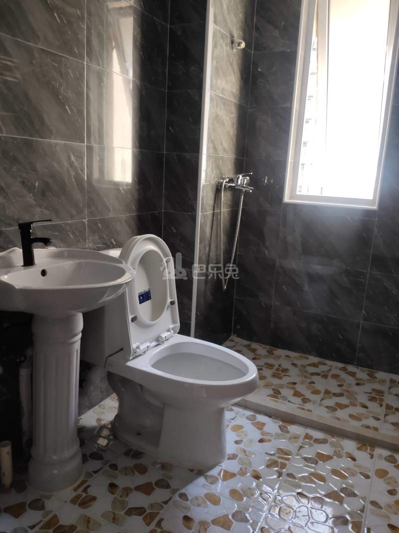 金海华城华康佳苑9660870卫生间图5