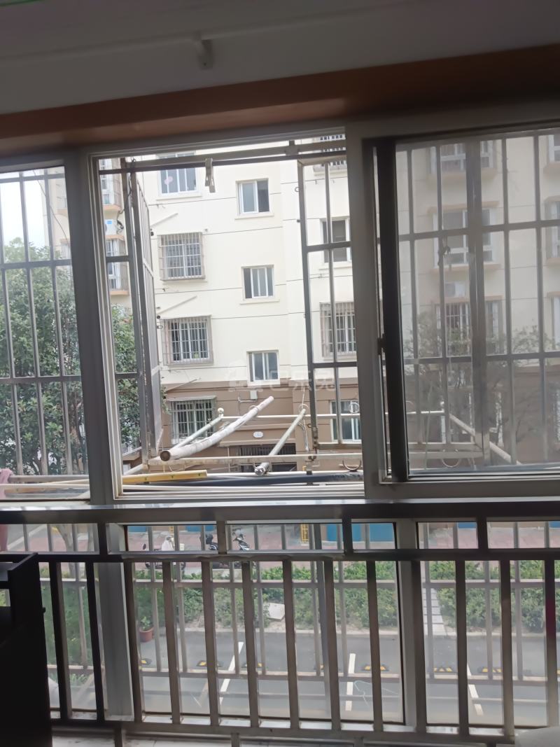 胜巷新村（昆山）9664411卧室窗户图13