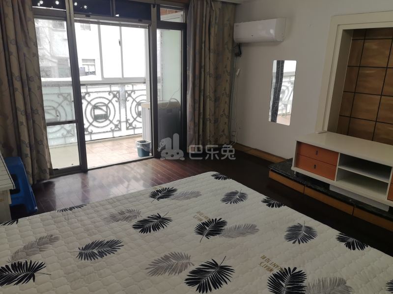 新青浦花苑2区9669201卧室图1