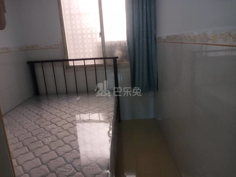 上步前街二巷4号9685931卧室图1